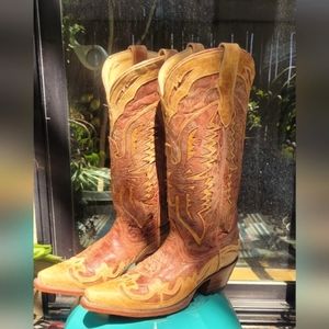 Women's Western extraordinary leather details,  worn corral size 6